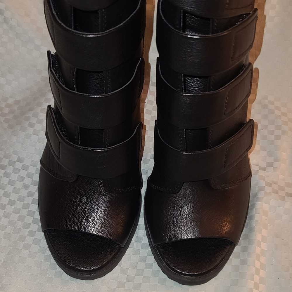 DKNY Boots - Picture 5 of 15